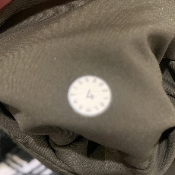 green lululemon leggings - Picture 4 of 4